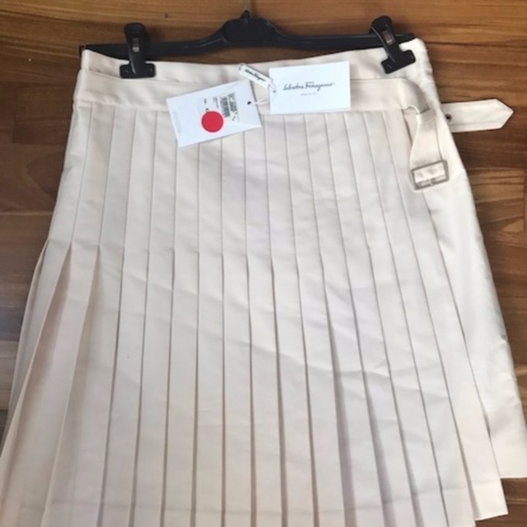 Salvatore Ferragamo Dresses & Skirts - SALVATORE FERRAGAMO PLEATED A-LINE SKIRT